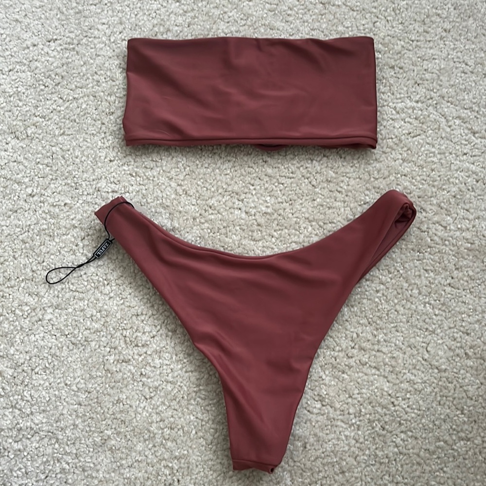 Adjustable strapless bikini